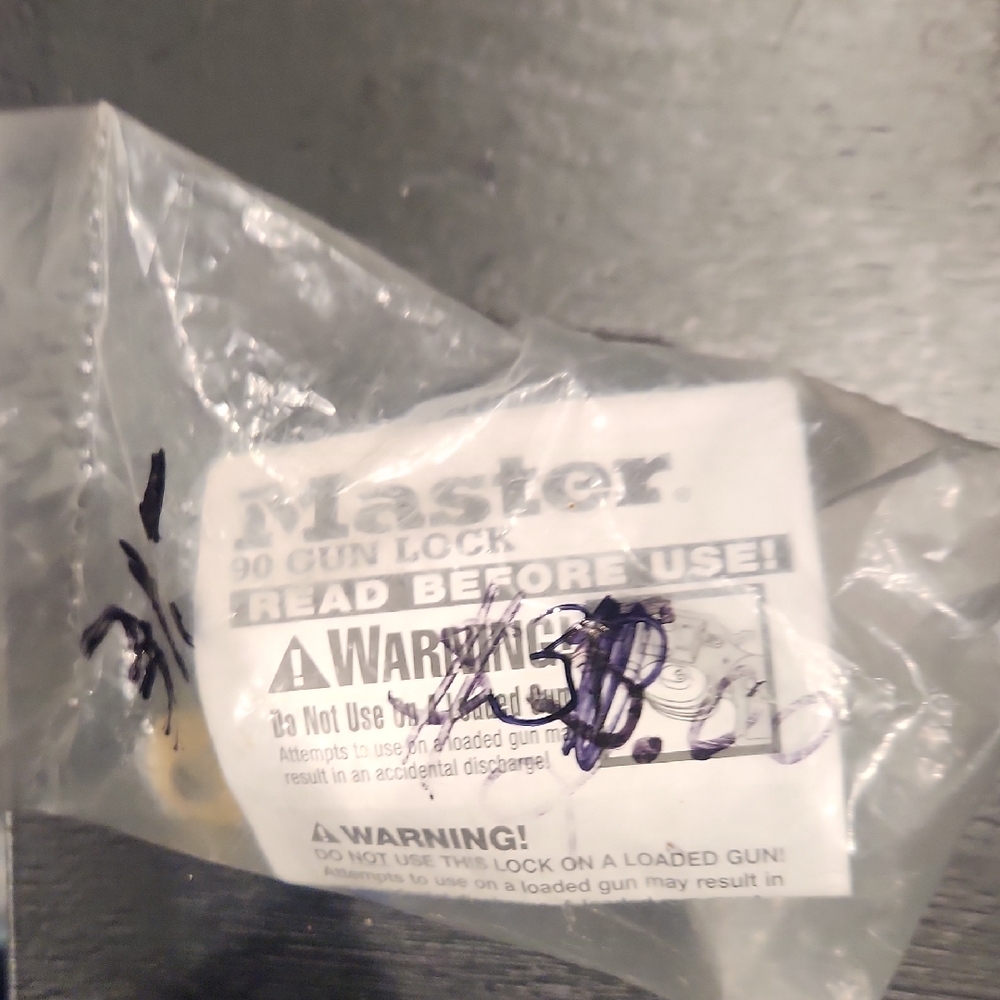 NWT Master 90 Gun Lock w/2 Keys